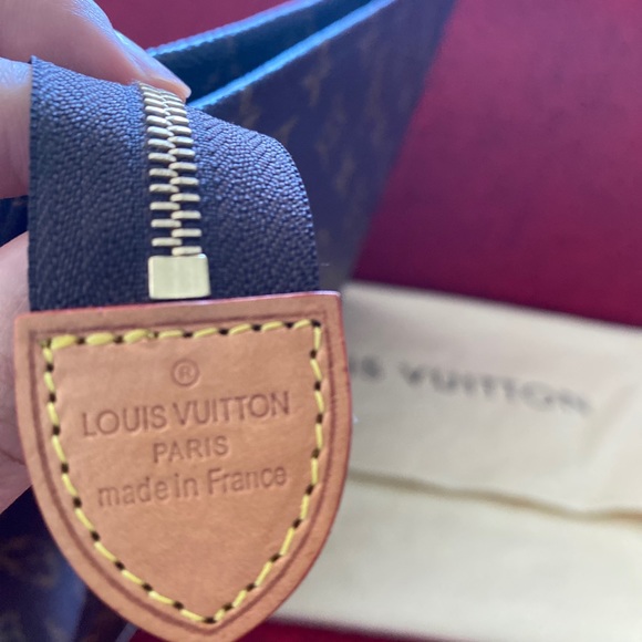 Louis Vuitton Limited Edition Monogram Toiletry 26 - Picture 6 of 7